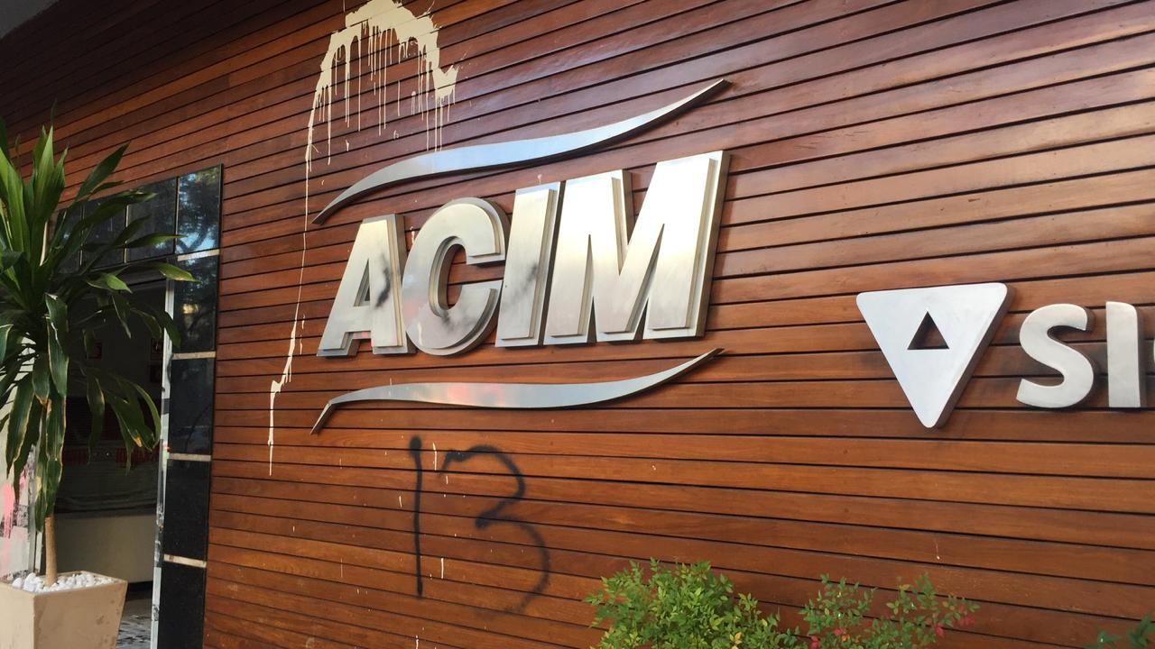 Entidade que defende o fim da impunidade e da corrupção é alvo de vândalos