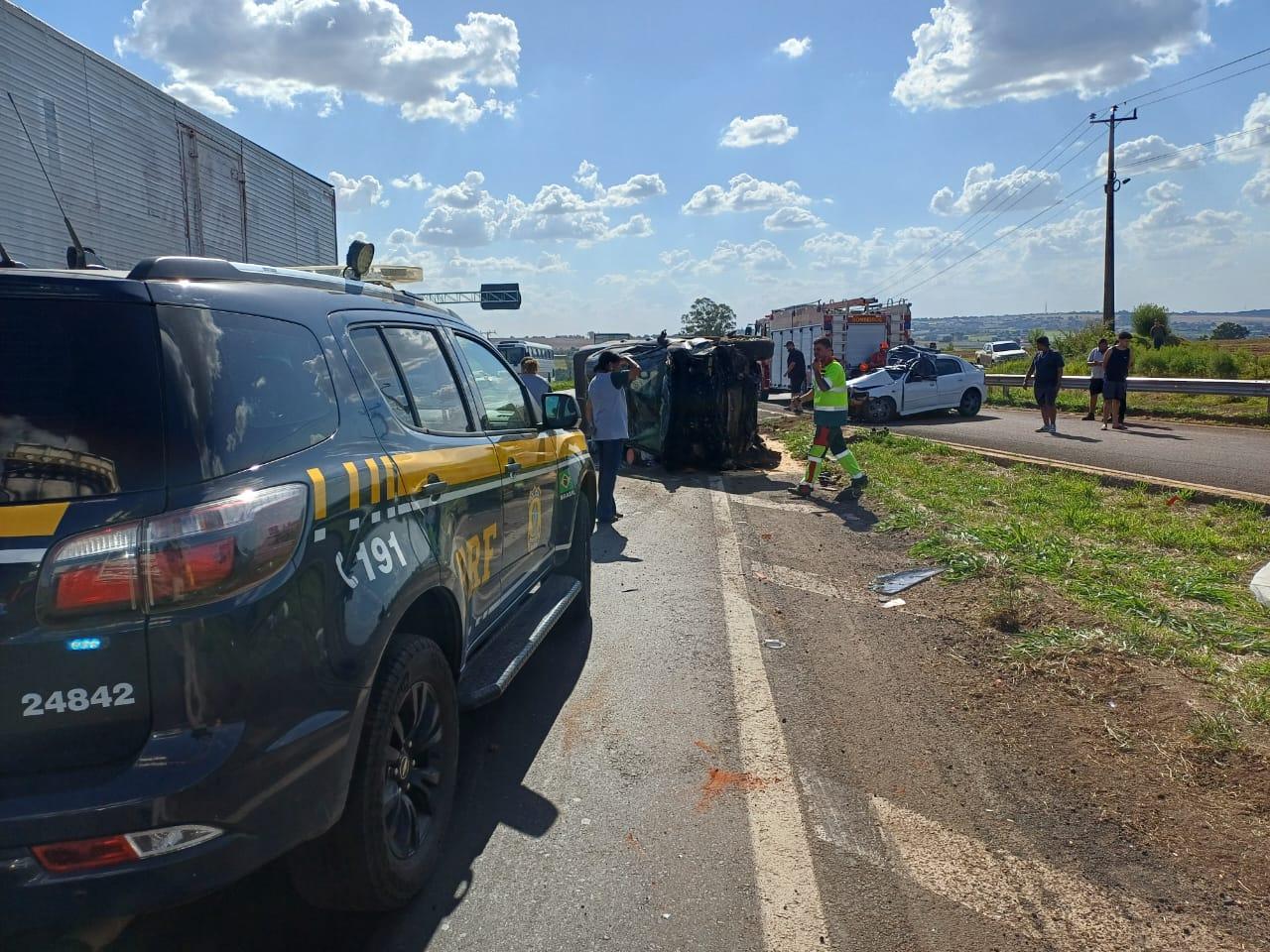 Motorista morre em acidente durante manobra de retorno na BR-376