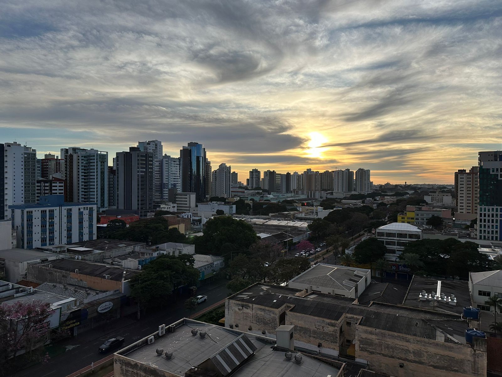 Temperaturas seguem baixas em Maringá nesta terça-feira (13)