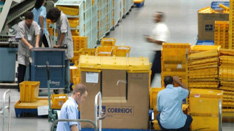 Correios não vão mais entregar baterias de smartphones e notebooks
