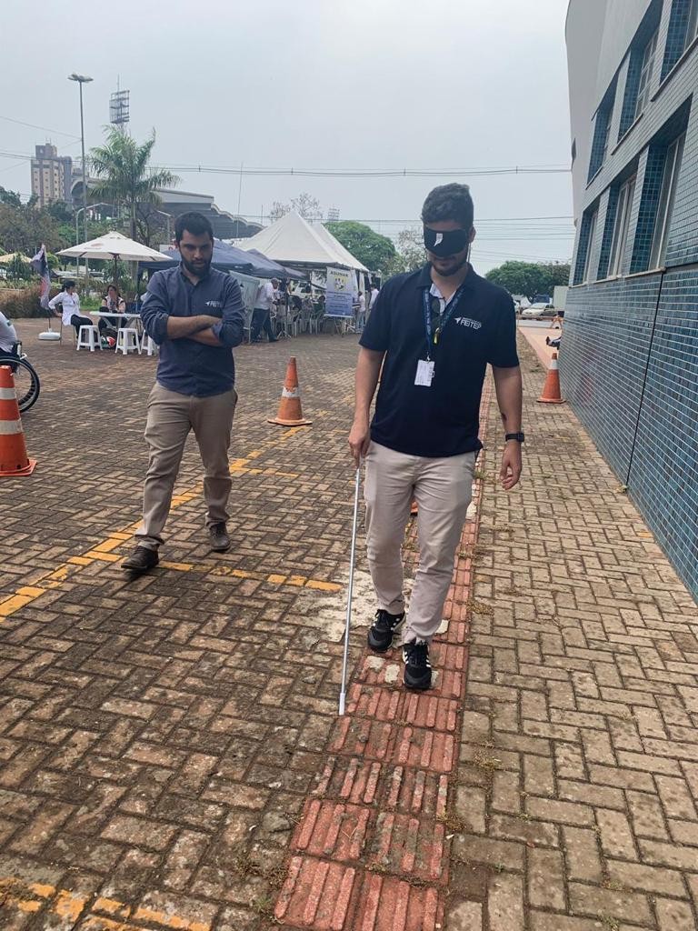 Como as pessoas com deficiência enfrentam os obstáculos?