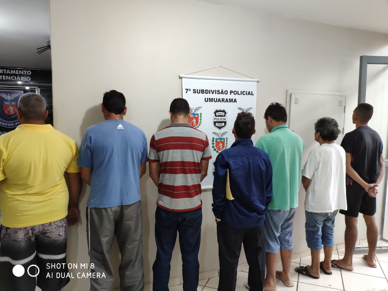 Policiais cumprem mandados de prisão por pensão alimentícia