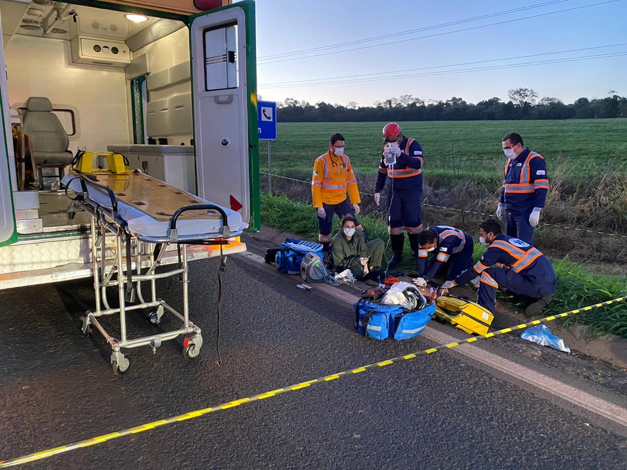 Homem morre após ser atropelado por caminhão na BR-376