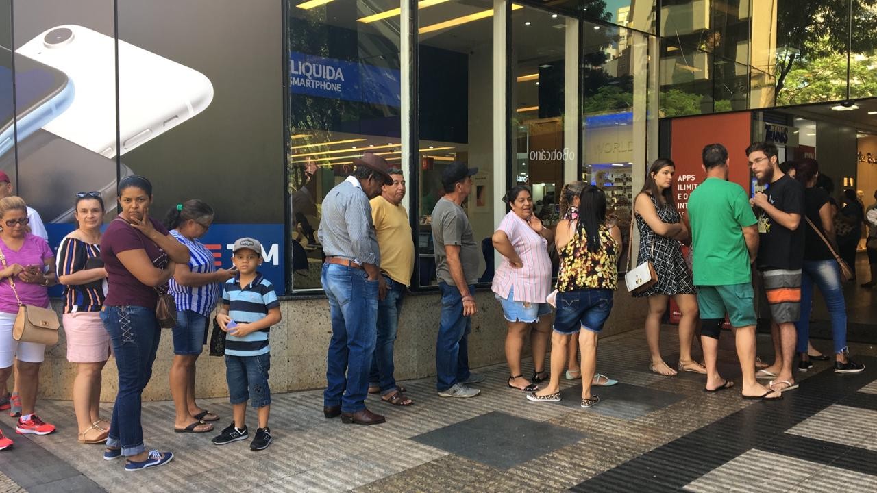 Exames para detectar doença atraem centenas  de pessoas