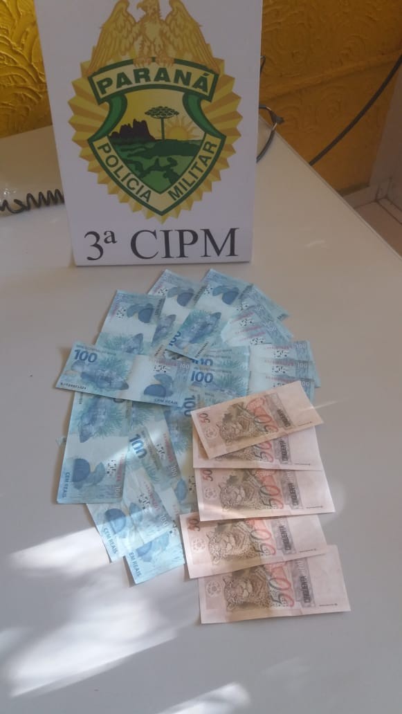 Dois homens são presos e um adolescente apreendido com dinheiro falso