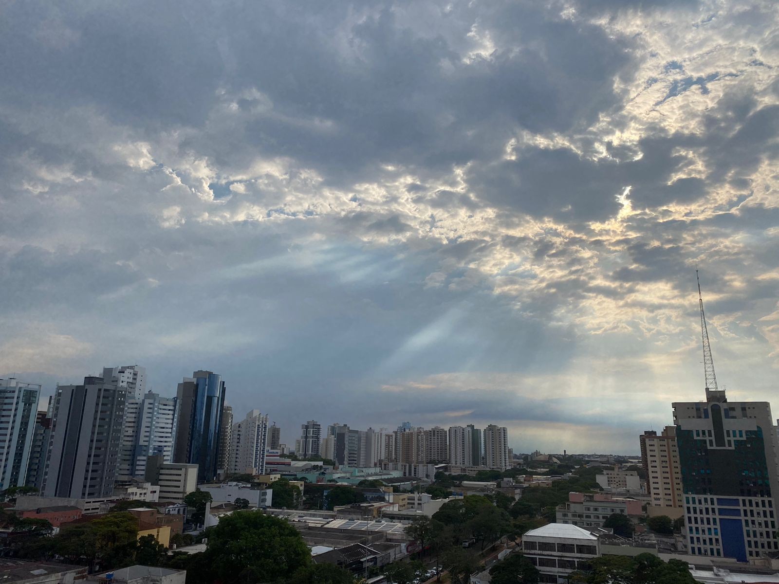 Tempo nublado pode indicar chuva para Maringá nesta quinta-feira