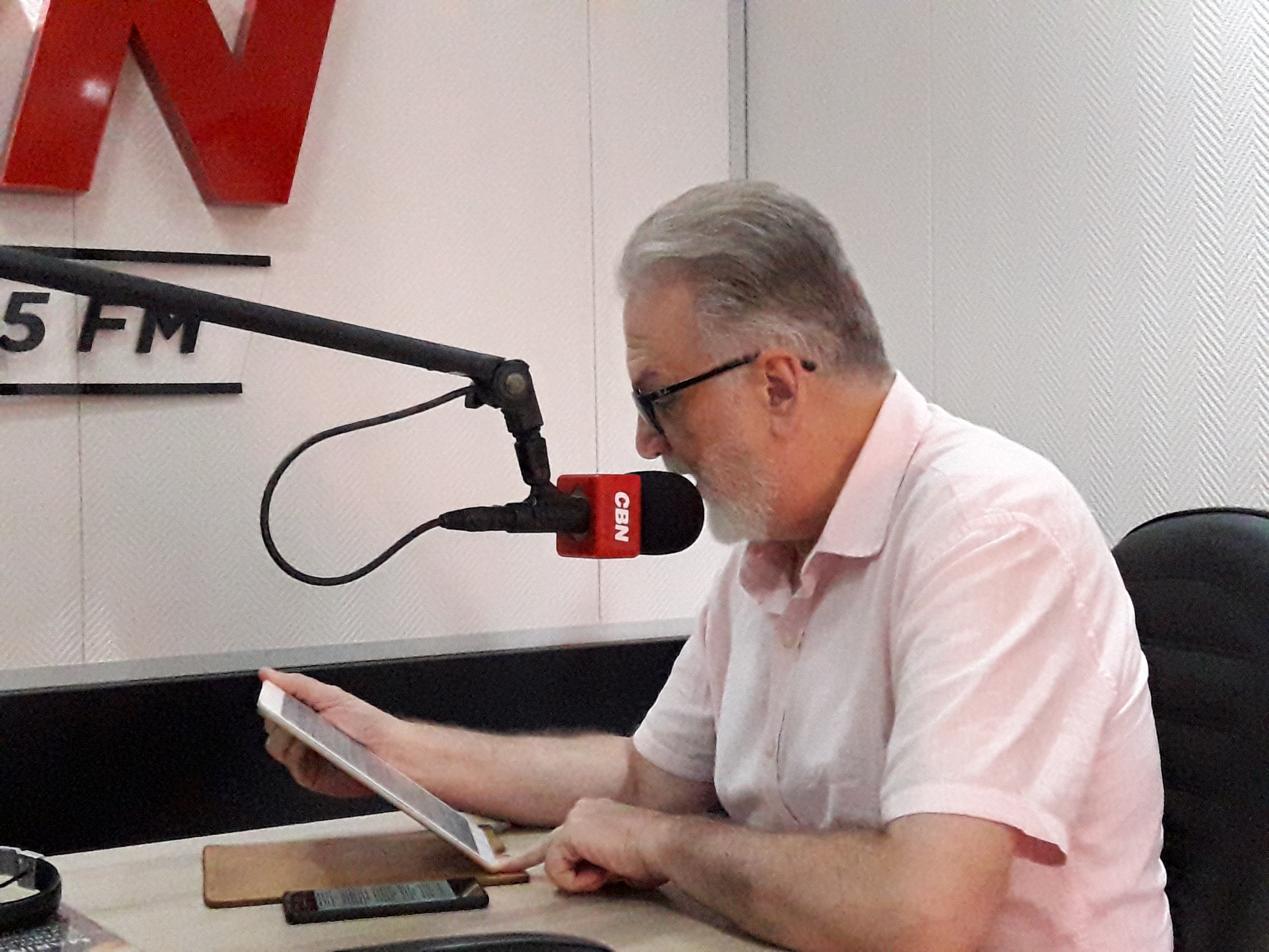 A sombra sorrateira do autoritarismo