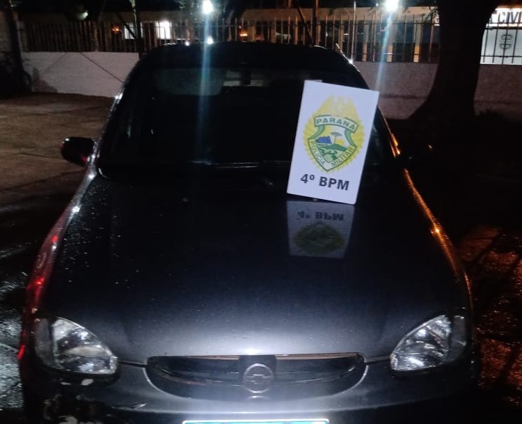 Adolescente é apreendido dirigindo carro roubado em Maringá