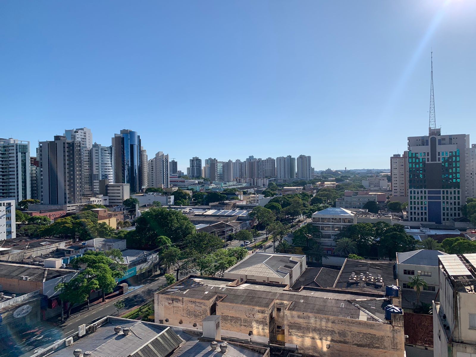 Com dia ensolarado, máxima chega a 28ºC em Maringá nesta terça-feira (15)