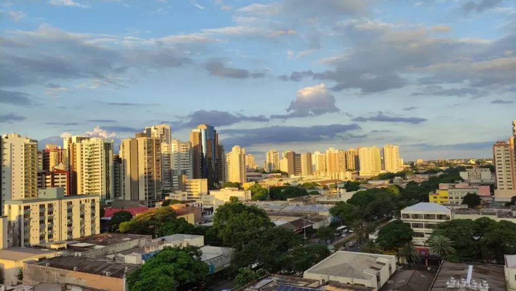 Sábado será de tempo firme e de calor em Maringá