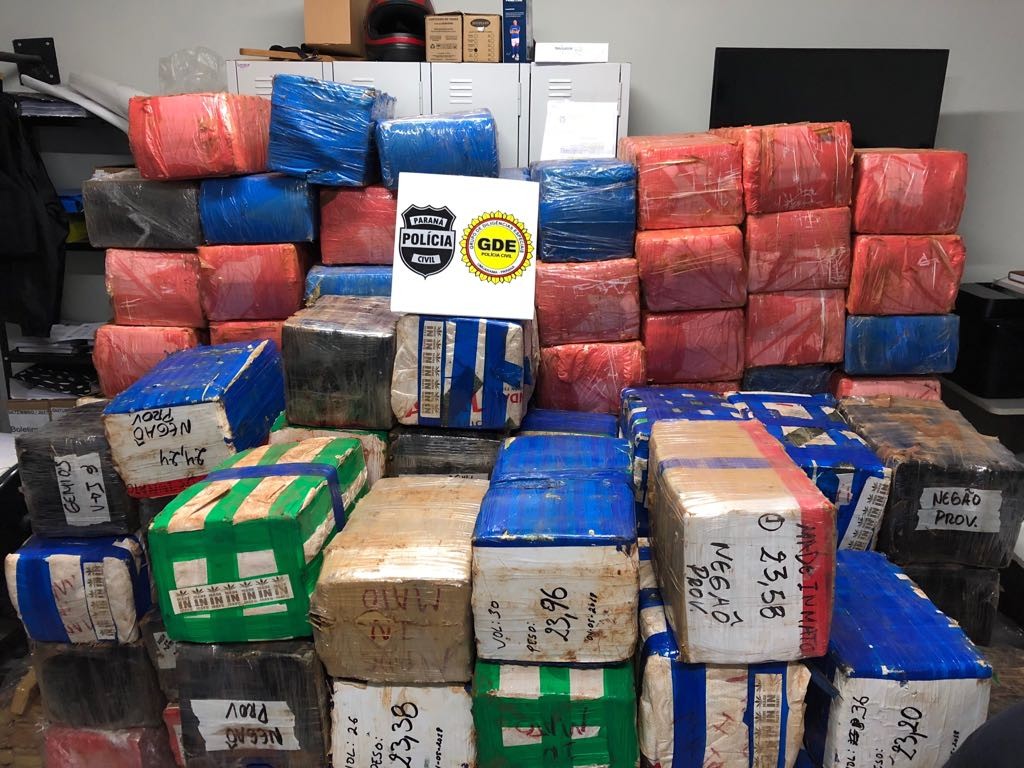 Quase três toneladas de maconha são apreendidas