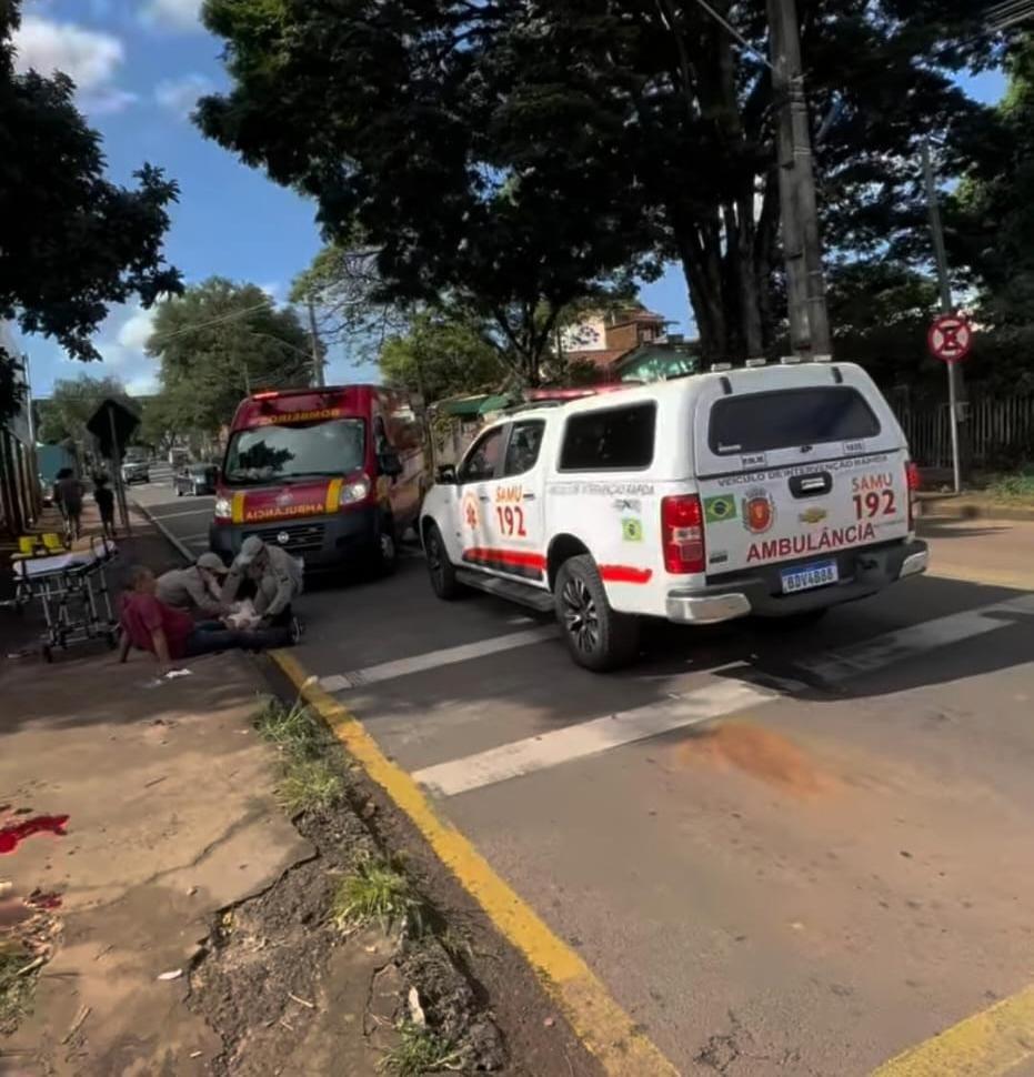 Motociclista é atingido por trem em cruzamento urbano