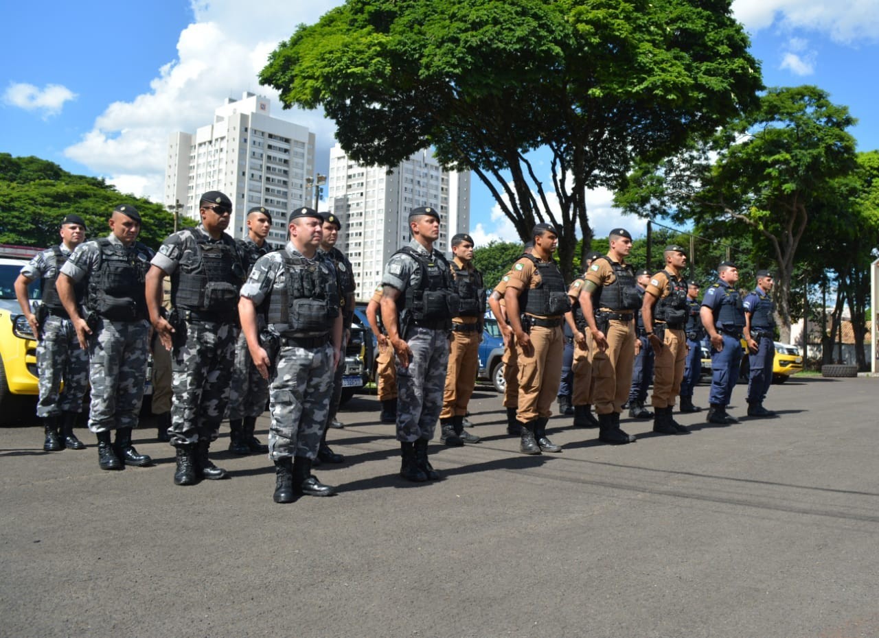 Operação da PM prende duas pessoas e recupera dois veículos