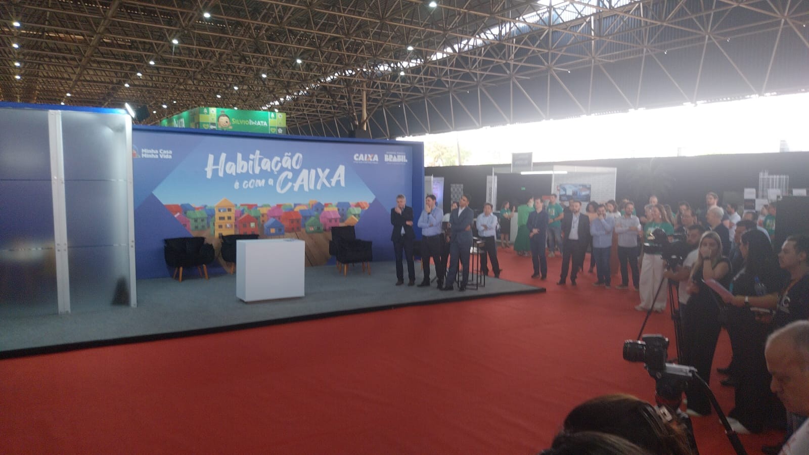 Feira de imóveis começa com oferta de dois mil Imóveis de vários padrões