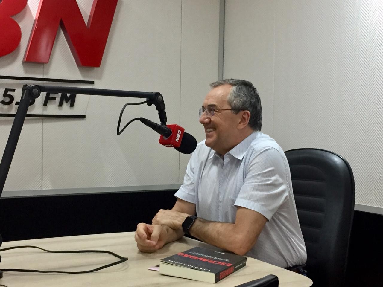 Escravidão, livro de Laurentino Gomes, ajuda a entender o racismo no Brasil