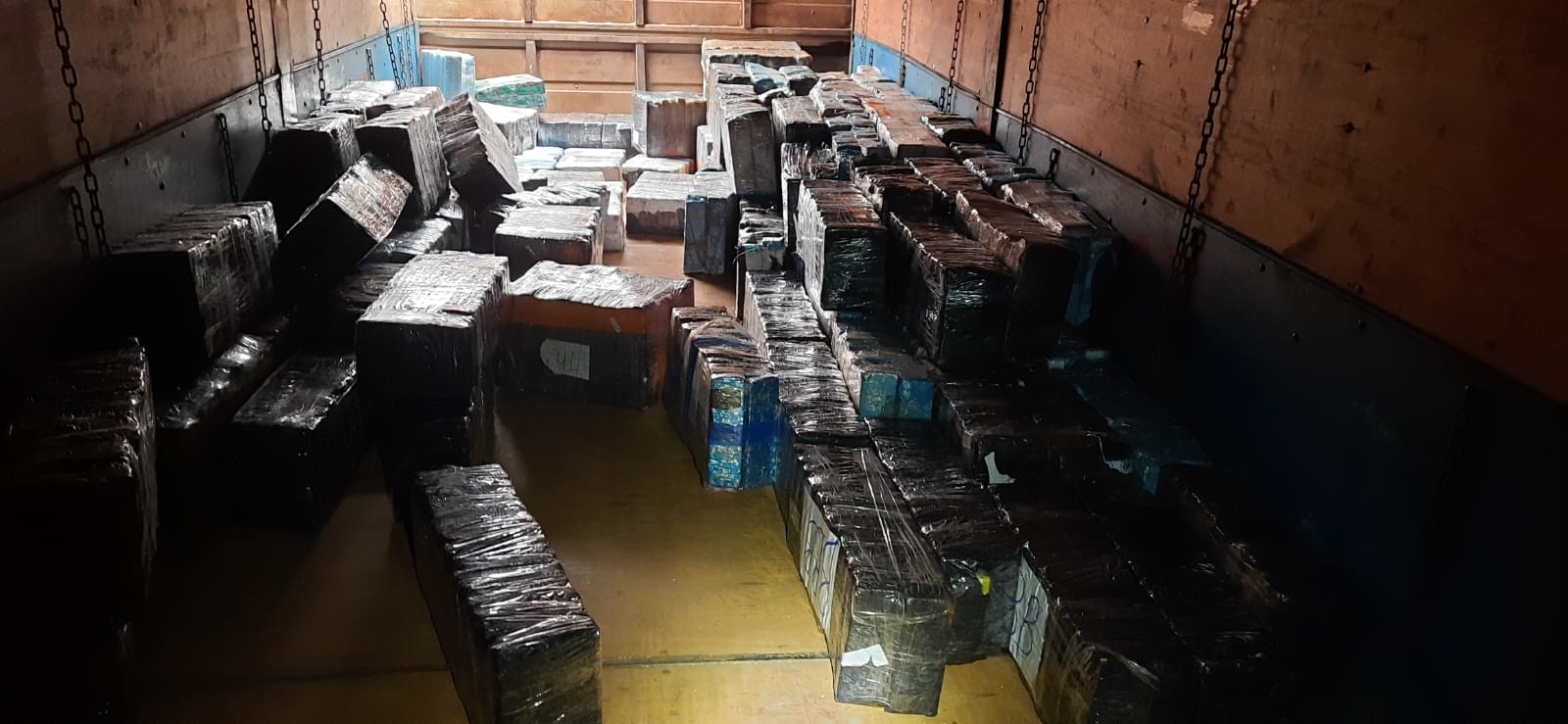 RF apreende carga de maconha que pode chegar a 2 toneladas