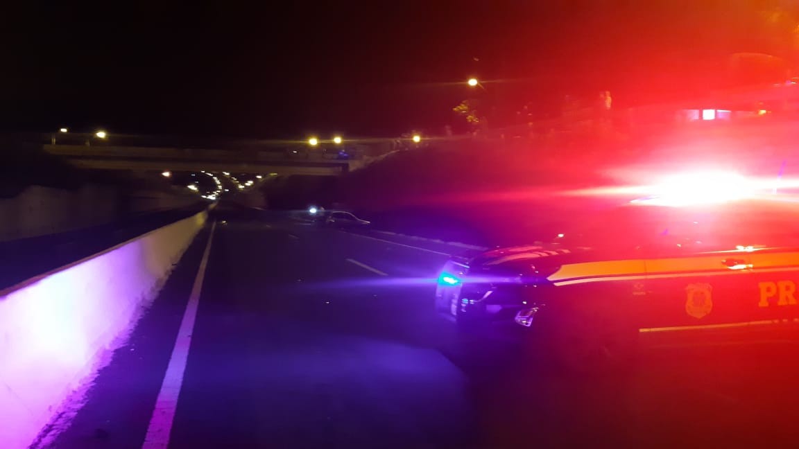 Motociclista morre ao bater contra carro no Contorno Norte