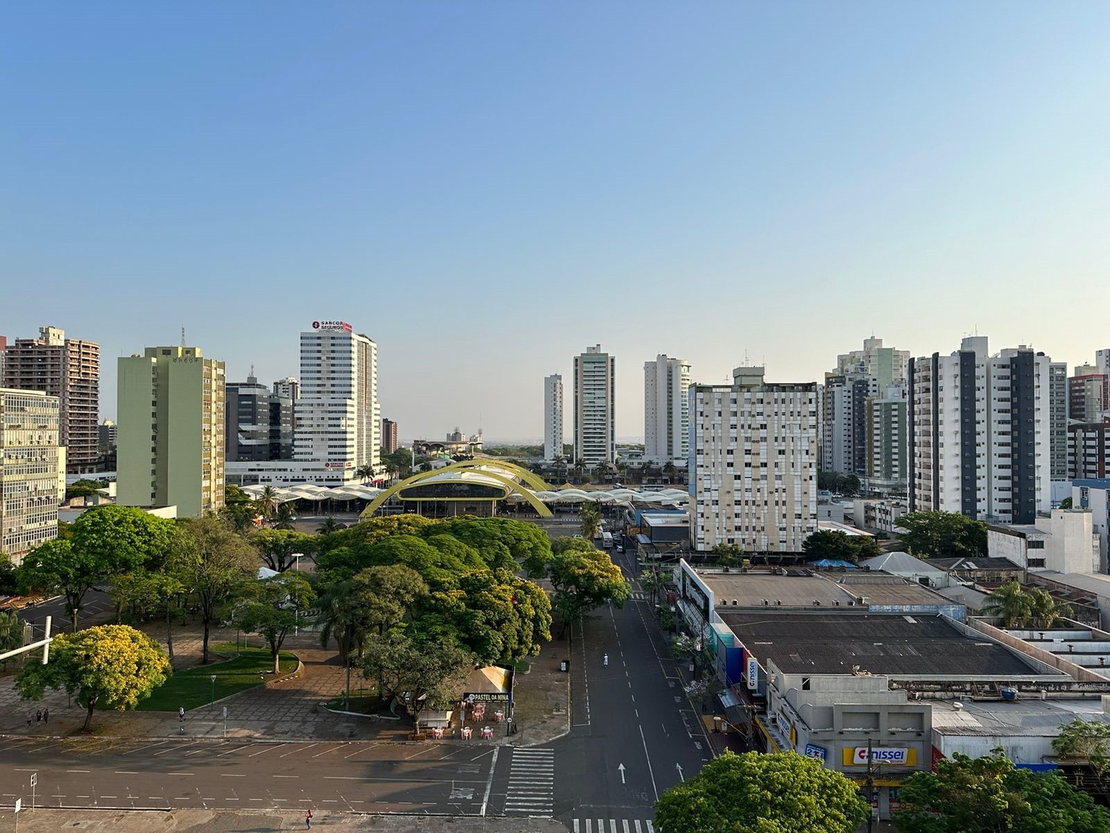 Tempo permanece quente e estável em Maringá nesta terça-feira (26)