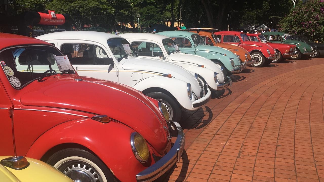 Exposição de fuscas e carros antigos é atração neste domingo (26)