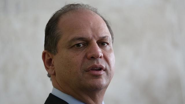 Ricardo Barros chega para prestar depoimento à CPI e fala em ‘mal-entendido’