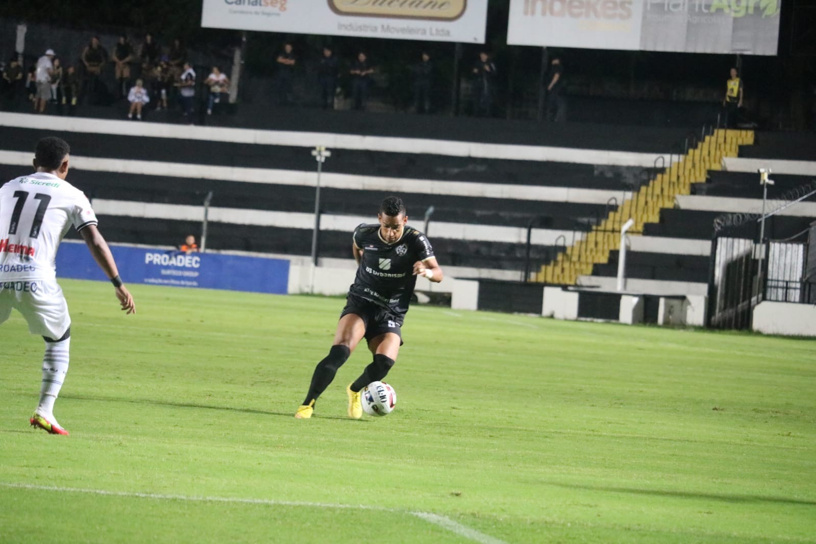 Aruko perde e se complica no Paranaense