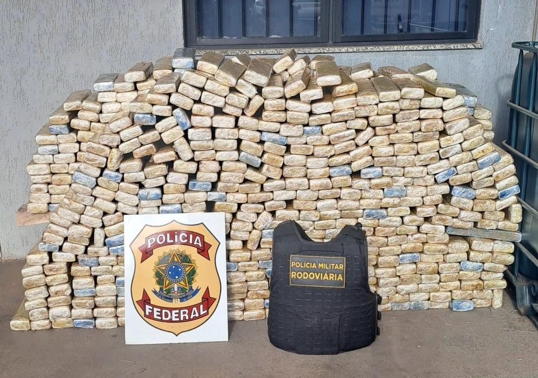 Motorista é preso com mais de 700 kg de maconha na BR-376