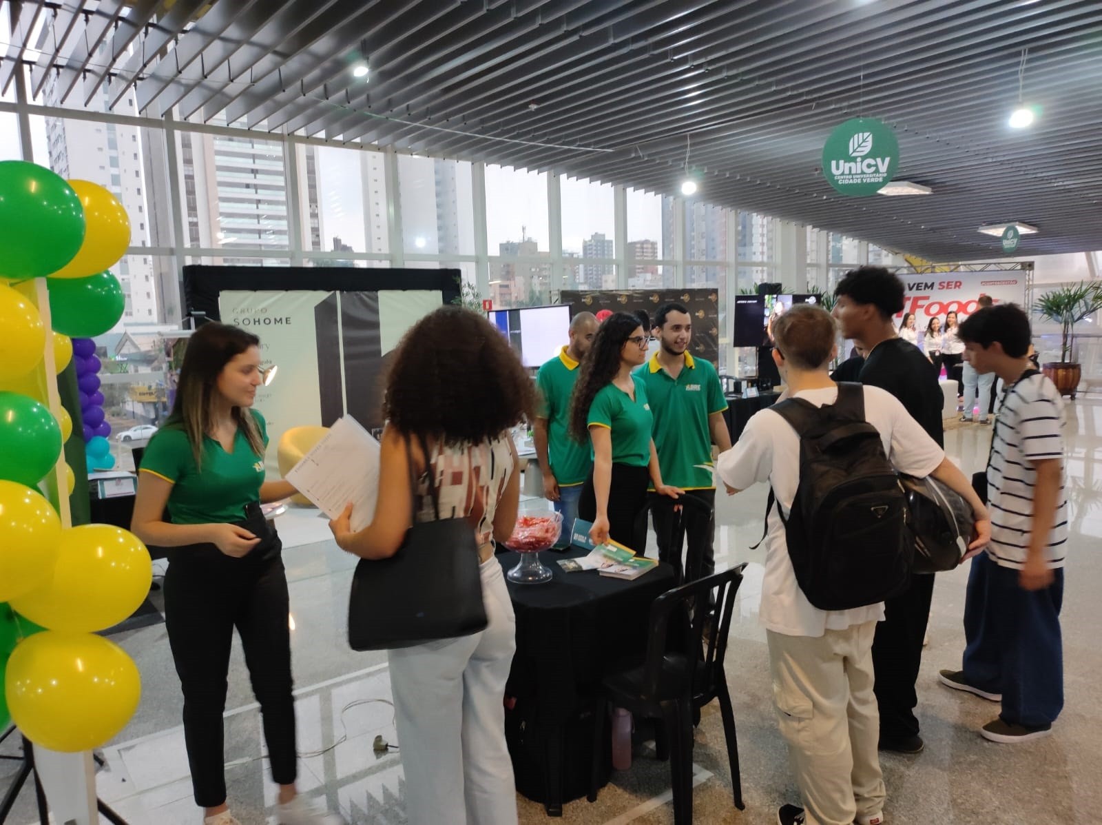 Feira da Empregabilidade reúne mais de mil vagas de emprego em Maringá