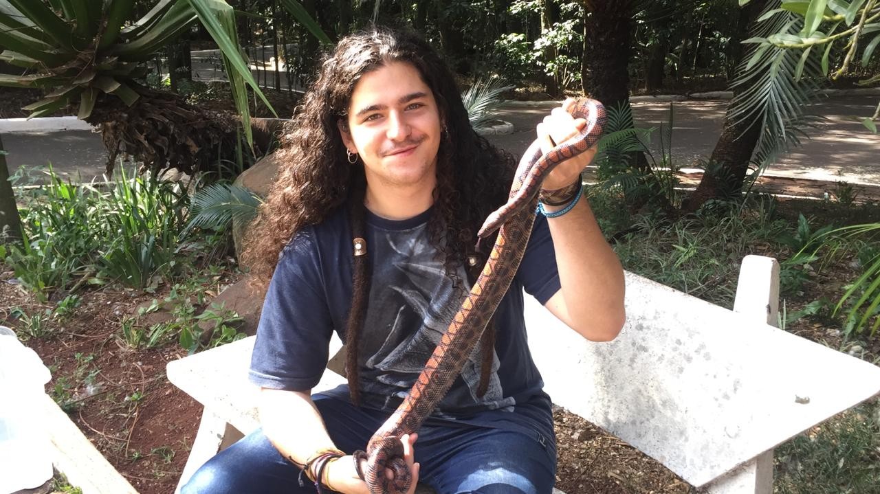 Maringaense faz sucesso no Youtube aliando biologia e história natural