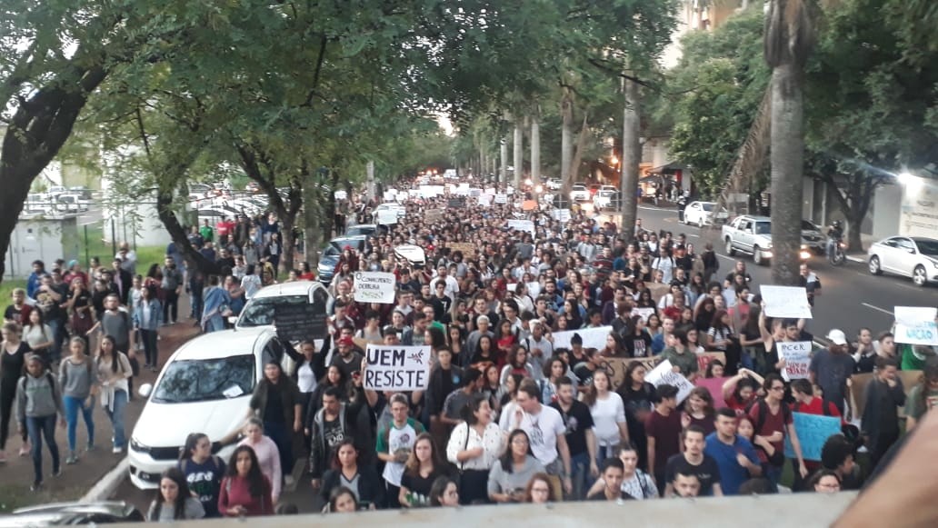 Estudantes protestam contra medidas do Governo Federal
