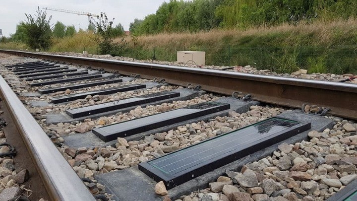 Empresa usa dormentes das linhas de trem para gerar energia limpa