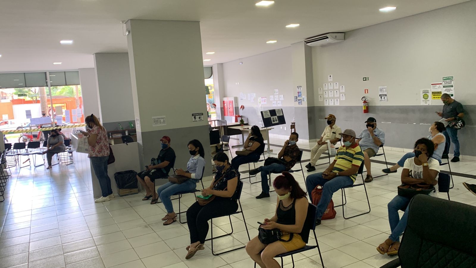 Movimento intenso na Agência do Trabalhador de Maringá