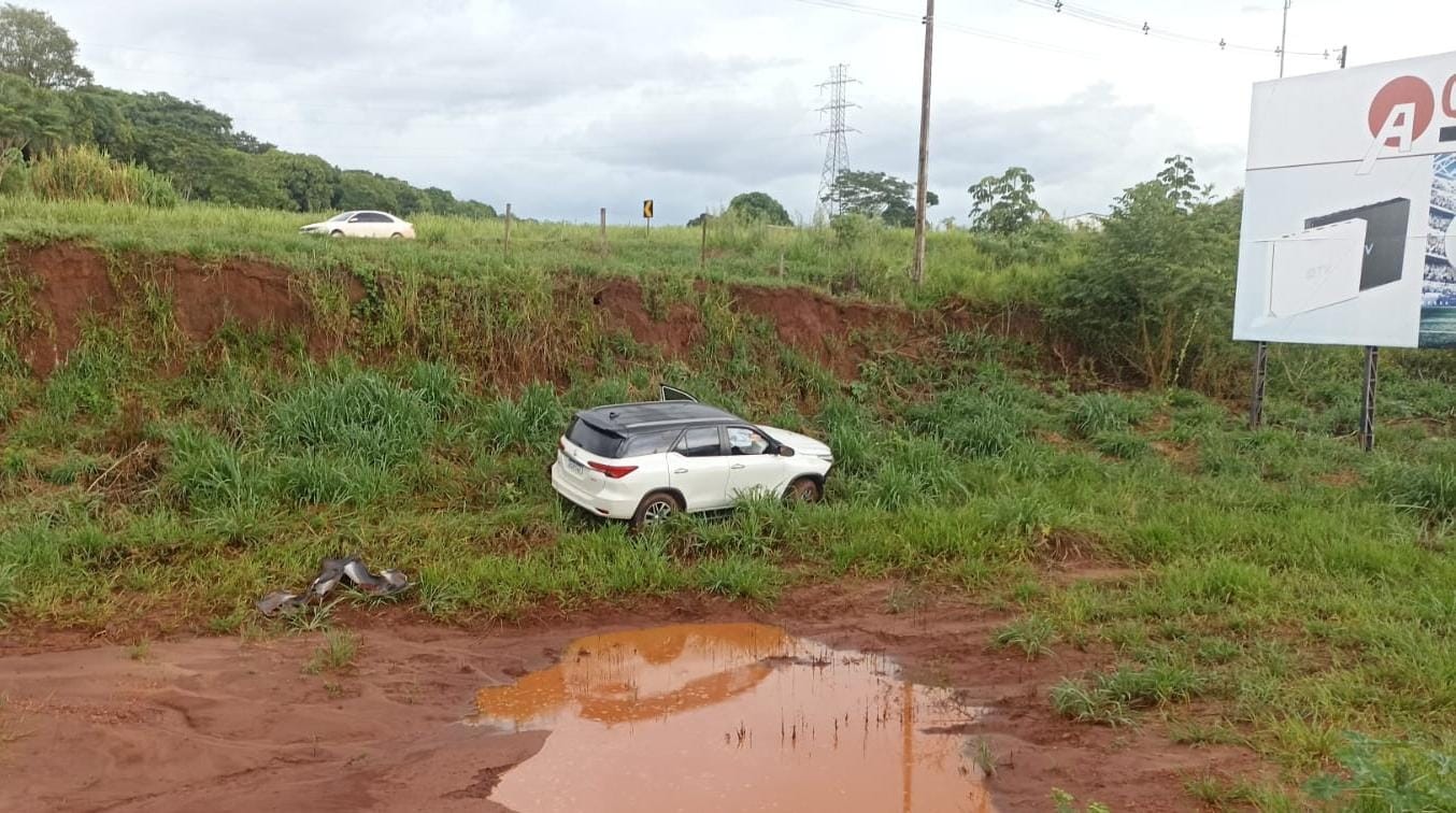 PRF recupera Hilux furtada em Maringá