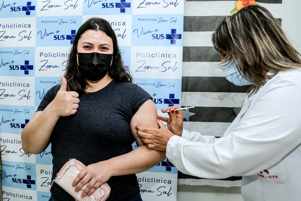 Covid-19: Maringá reduz faixa etária de vacinação nesta quinta-feira (19)