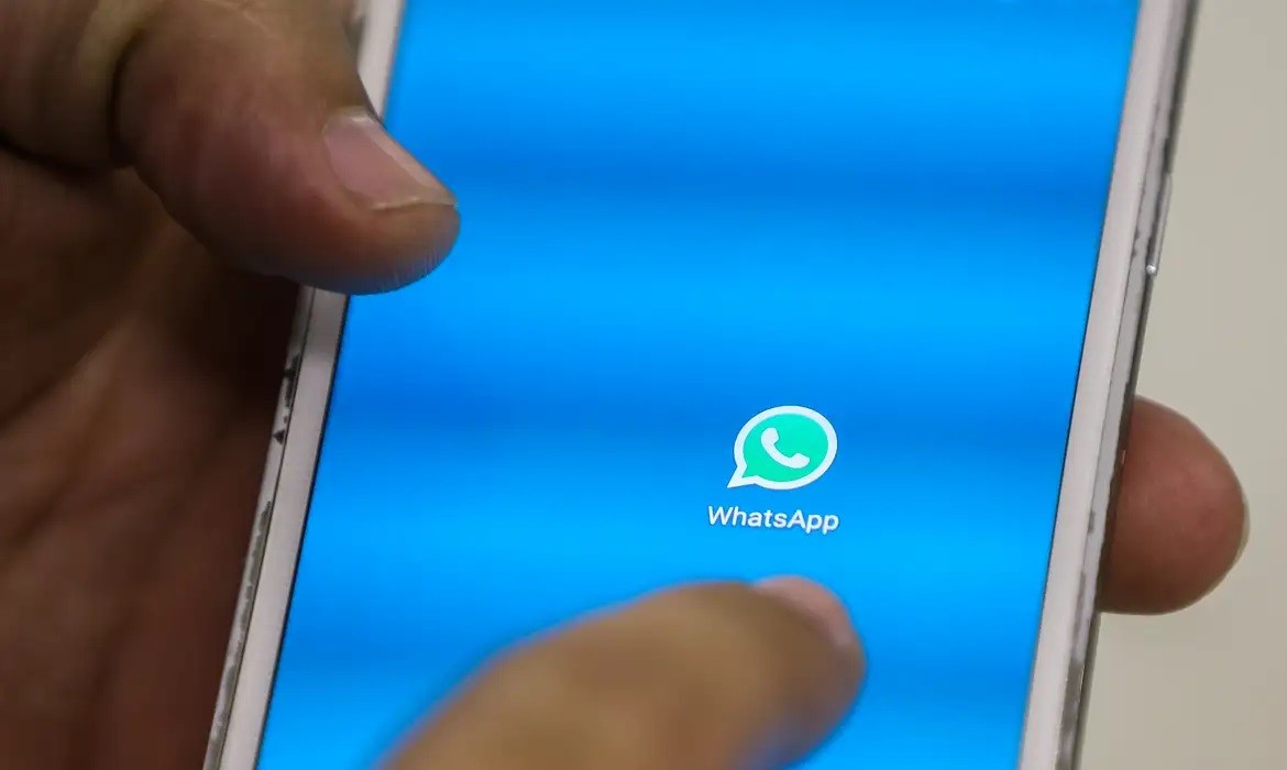 Idosa perde R$ 27 mil em golpe do WhatsApp