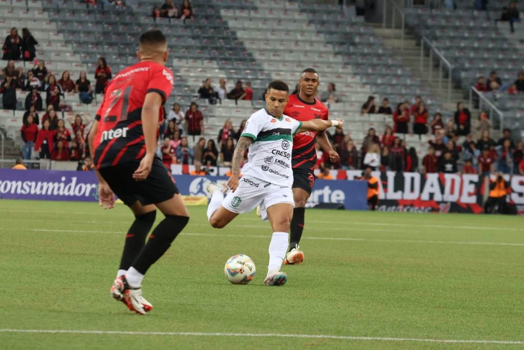 Com gosto de derrota, Maringá FC empata com o Athletico na capital