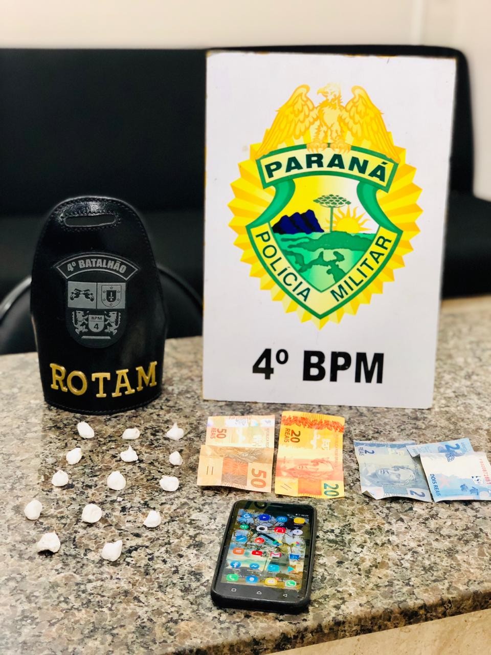 Polícia prende homem por tráfico de drogas no Conjunto Requião