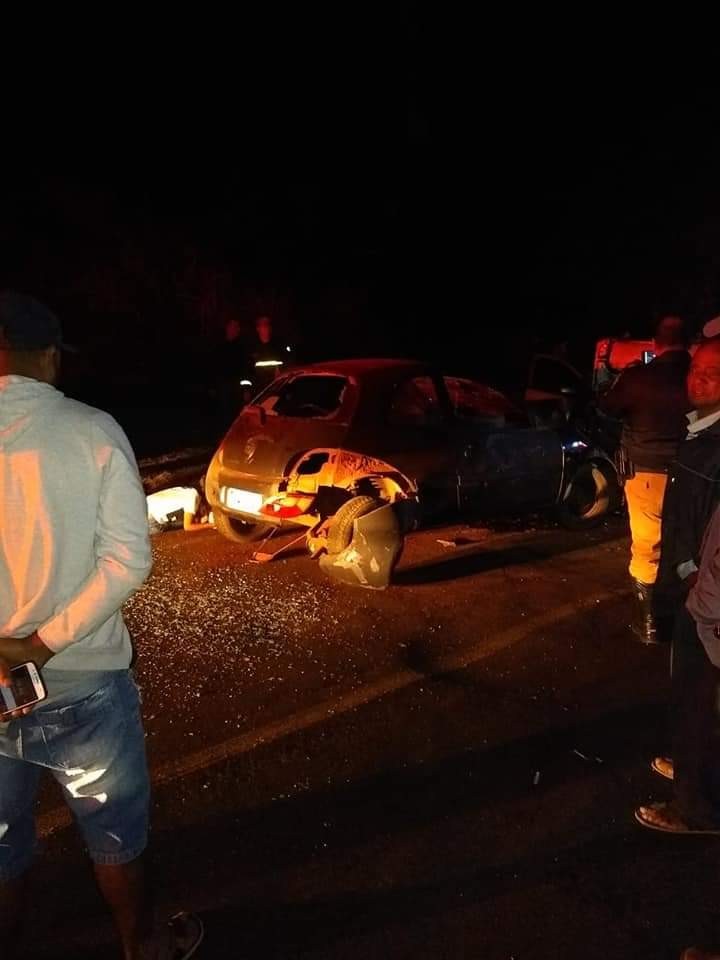 Colisão frontal na PR-158 mata uma pessoa e deixa