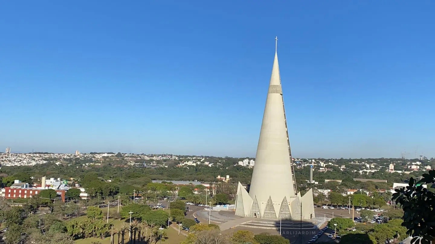 Com possibilidade de chuva, segunda-feira começa ensolarada em Maringá