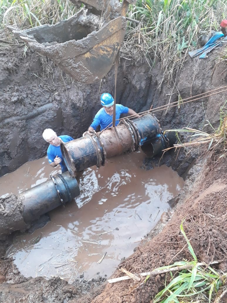Caminhões-pipa abastecem serviços emergenciais de Apucarana