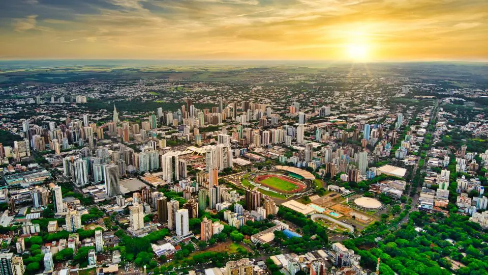 Comércio de rua, shoppings, prefeitura… o que abre e fecha no carnaval em Maringá?