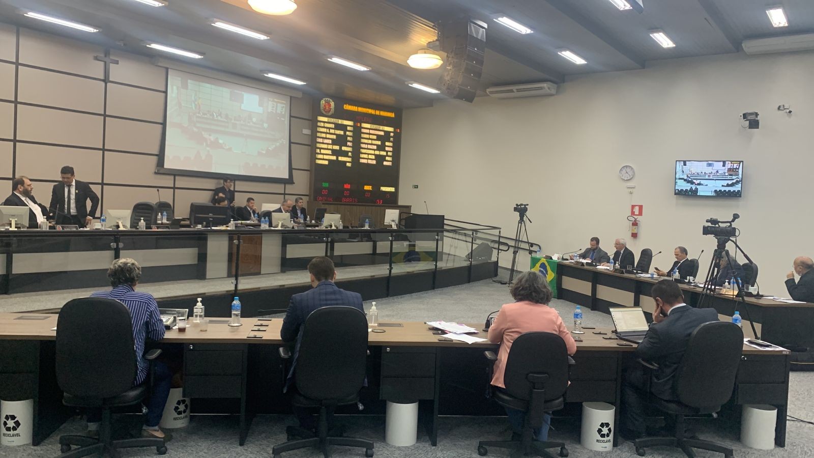 Aprovado projeto que permite terceirização da iluminação pública em Maringá