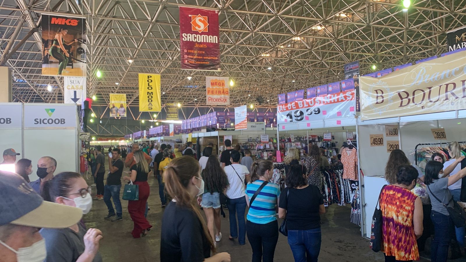 Portões abertos para a Feira Ponta de Estoque de Maringá