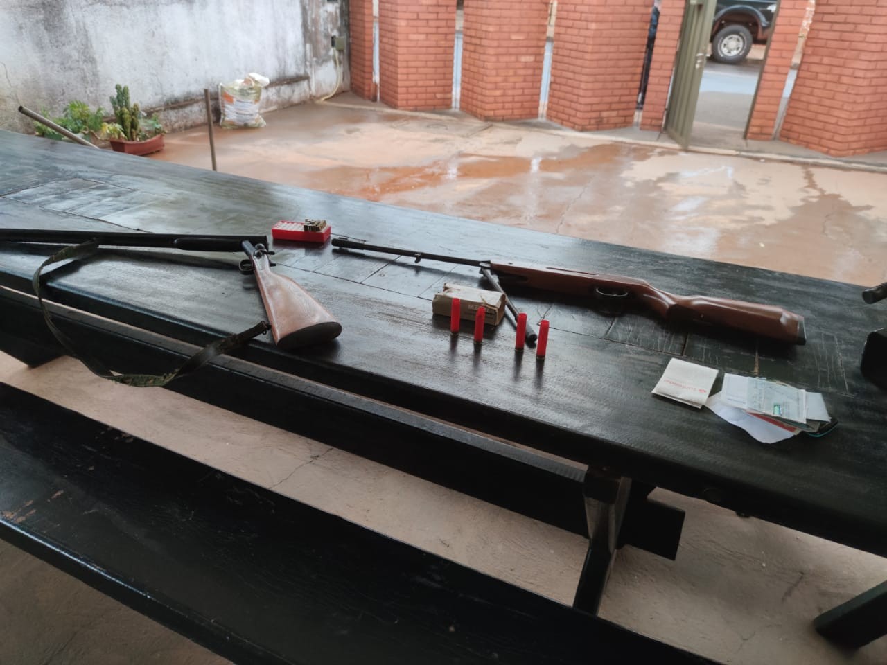 Operação contra o tráfico interestadual de drogas prende duas pessoas