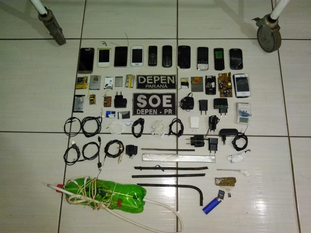 11 celulares são apreendidos durante revista na cadeia de São João do Ivaí