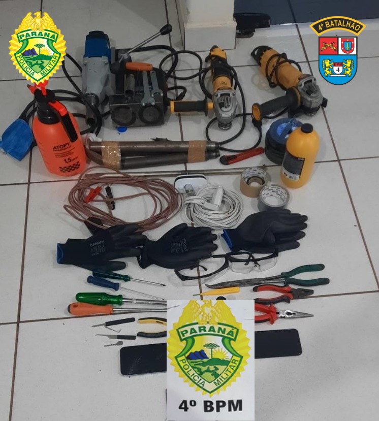 Ladrões de caixa eletrônico são presos em flagrante