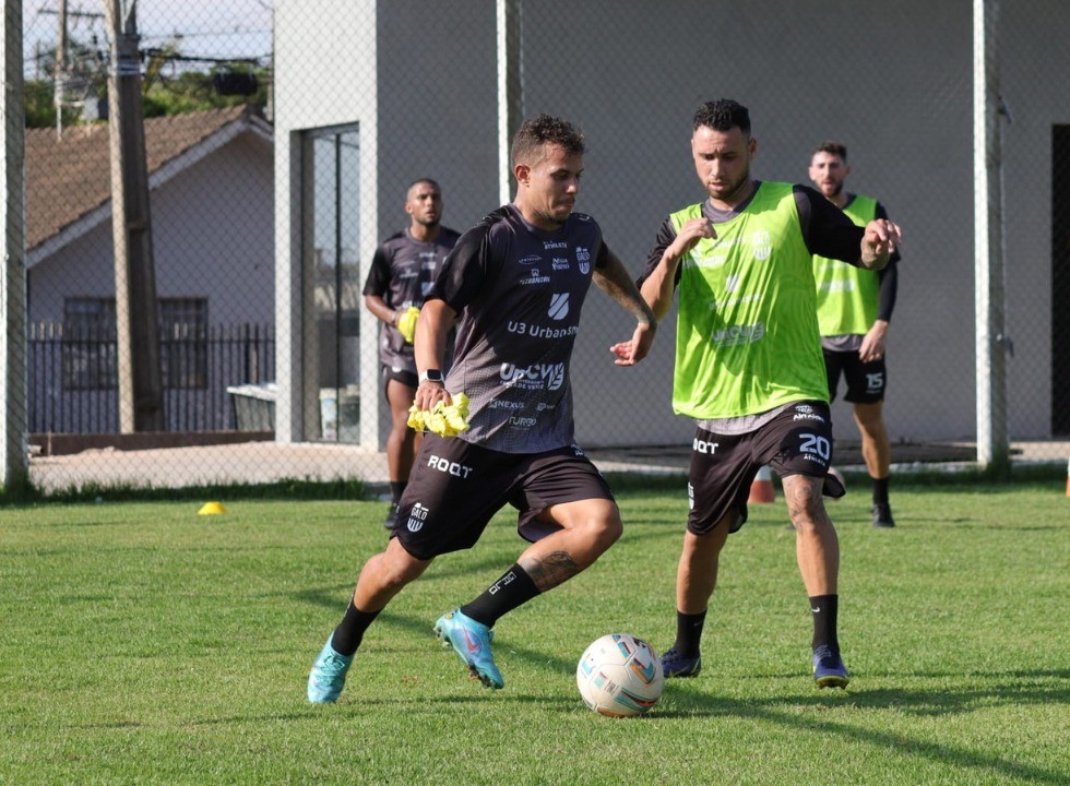 Galo Maringá enfrenta o PSTC em Arapongas abrindo Paraná de Verão