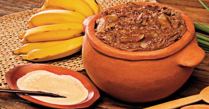 Preparo do prato típico do Paraná: barreado