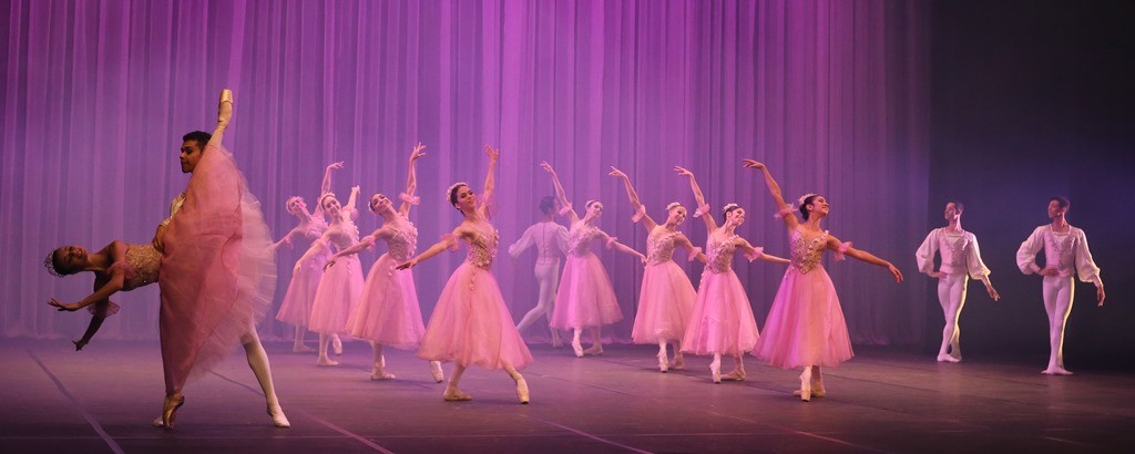 Escola de ballet realiza pré-seleção em Sarandi