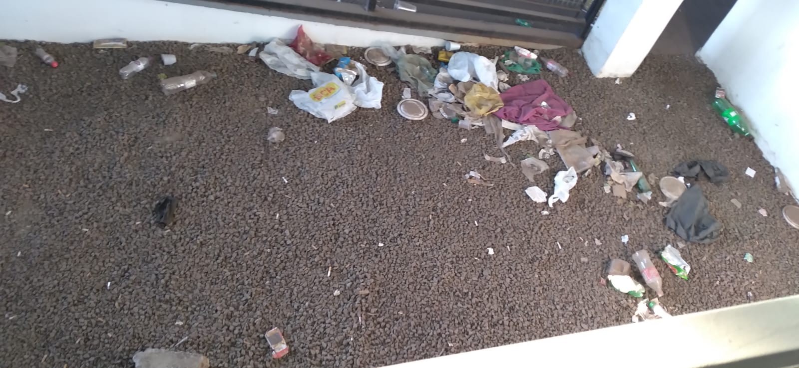 Usuários reclamam da limpeza e segurança na Passarela da Moda, em Maringá