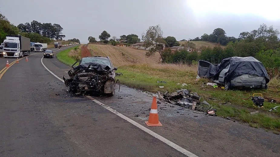 Três pessoas morrem e outras três ficam feridas em acidente na BR-373